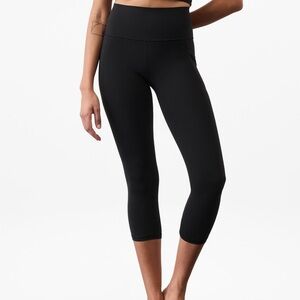 Athleta Salutation Stash Pocket Capri XL Black Like NEW Condition